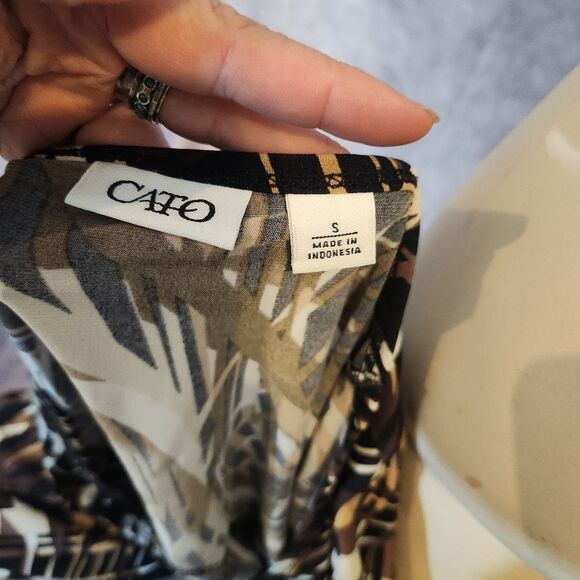 Women's Cato Abstract Print Blouse Size Small - Picture 5 of 5